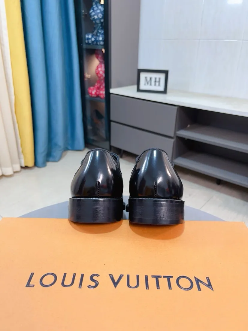 Men's shoes 💰540🌹🌹 [LV] Louis Vuitton's popular casual leather shoes 🎖Fashionable and elegant 🎖🎖Material: Original imported cowhide open edge beads, washed cowhide leather lining, original molded rubber outsole, high-end and classy, ​​elegant quality, instantly transforming into a handsome man ❤❤Standard\nNumber of sizes: 39-44, 38 45 46 customized